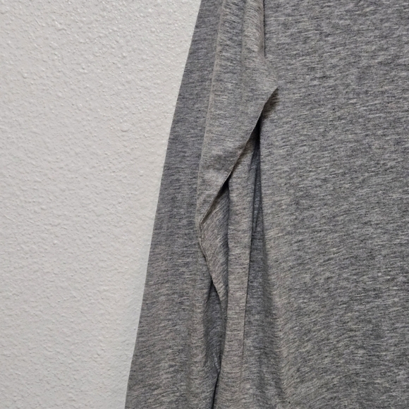 Vince basic top wardrobe staple size medium - Picture 4 of 12